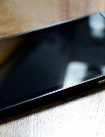 BlackBerry L Series, διέρρευσαν φωτογραφίες του πρώτου full-touchscreen smartphone με BlackBerry 10 OS! [Update] image