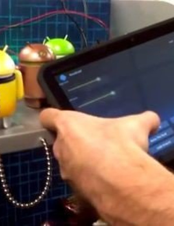 Disco Droid, η Android mascot που χορεύει με χειρισμό από Android tablet! image