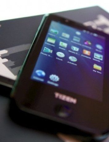 Η Samsung παρουσίασε πρωτότυπη συσκευή με Tizen OS [Video] image