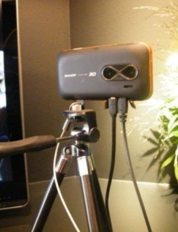 Η Sharp παρουσιάζει πρωτότυπα συσκευών 3D χωρίς ειδικά γυαλιά: Κάμερα, Tablet και Smartphone image