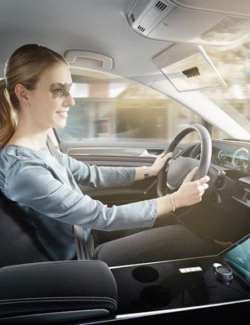 Virtual Visor: Το ψηφιακό σκίαστρο της Bosch για να μη τυφλώνεται ο οδηγός από τον Ήλιο [CES 2020] image