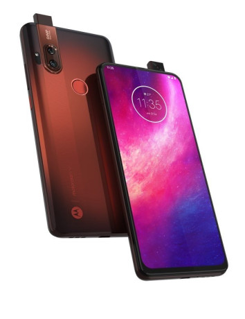 Motorola One Hyper: Επίσημα με all-screen οθόνη και pop-up selfie κάμερα image