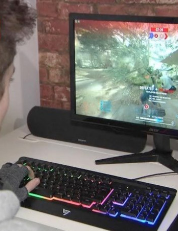 Gamer από το Texas έσωσε επιληπτικό νεαρό στο Ηνωμένο Βασίλειο με μια κλήση έκτακτης ανάγκης image