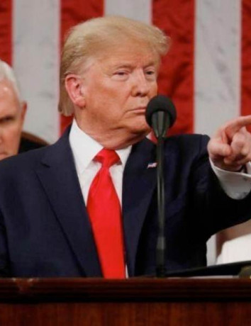 Ο Donald Trump επεκτείνει για ακόμη έναν χρόνο το μπλόκο στη Huawei image