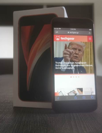iPhone SE 2020 Review image