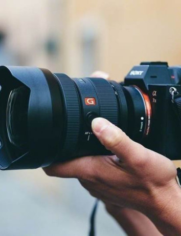 Η Sony παρουσιάζει τον πιο ευρυγώνιο φακό zoom στον κόσμο image