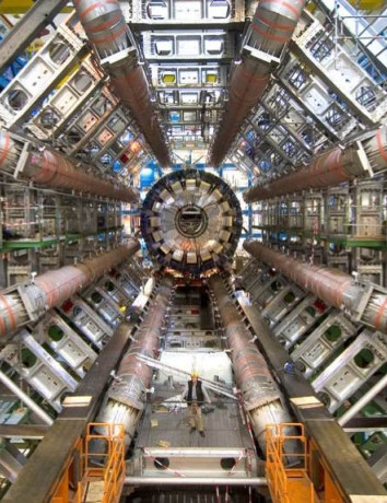 CERN: Έγκριση για νέο επιταχυντή σωματιδίων σε μήκος 100km image