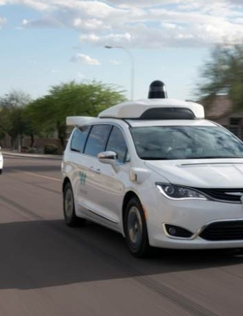 Waymo: Διαθέσιμη για το κοινό η υπηρεσία ταξί με αυτόνομα οχήματα image