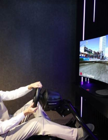 Η LG παρουσιάζει οθόνη gaming 48'' OLED που κυρτώνει όποτε θέλει ο χρήστης image