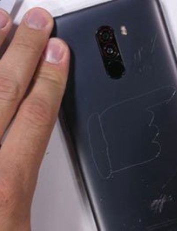 Xiaomi POCO F1: Πόσο αντέχει σε σκληρές δοκιμασίες και πολύ δυνατή προσφορά για την έκδοση 6GB + 128GB image