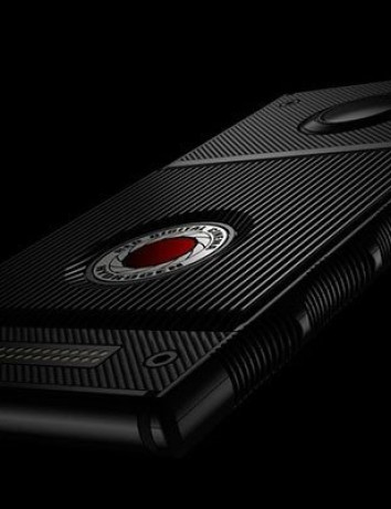 RED Hydrogen One: Καθυστερεί κι άλλο η κυκλοφορία της έκδοσης από τιτάνιο, αλλά η εταιρεία αποζημιώνει με εντυπωσιακό τρόπο image