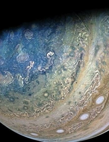 NASA: Βόλτα στον πλανήτη Δία με το Juno και μουσική από τον Vangelis image