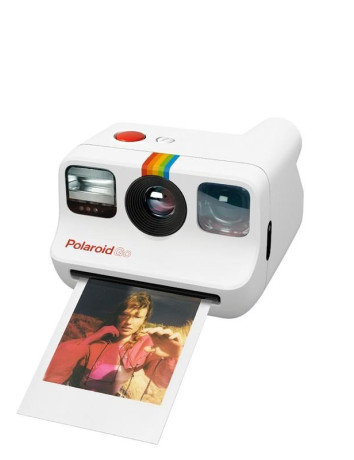 Polaroid Go: Η μικρότερη αναλογική φωτογραφική μηχανή στιγμιαίας εκτύπωσης image