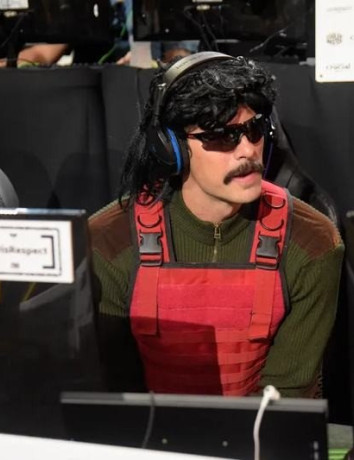 Dr Disrespect: Μηνύει την Twitch για το οριστικό μπλοκάρισμα image