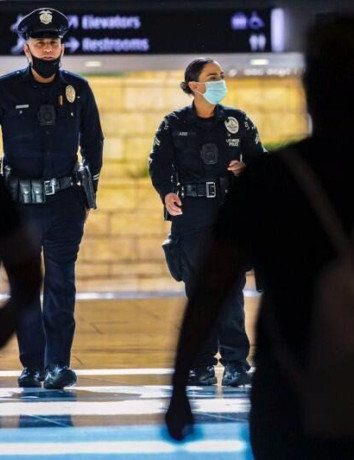 Los Angeles: Η αστυνομία ξεκίνησε να συλλέγει προφίλ πολιτών στα κοινωνικά δίκτυα image