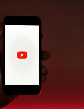YouTube: Ετοιμάζει αυτόματη μετάφραση των σχολίων κάτω από τα videos image
