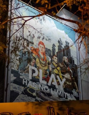 PlayStation: Mural artwork με εμβληματικούς χαρακτήρες στο κέντρο της Αθήνας image