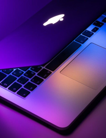 Apple: Φήμες για κυκλοφορία MacBook με οθόνη αφής image
