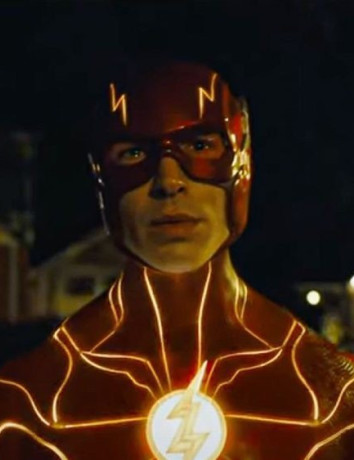 The Flash: Νέο trailer με δύο...Batmen image