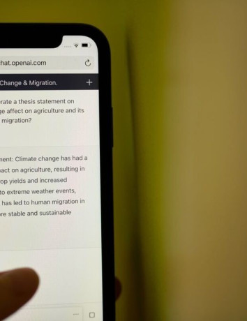 Apple: Ετοιμάζει και αυτή το δικό της εργαλείο παραγωγικής Τεχνητής Νοημοσύνης image