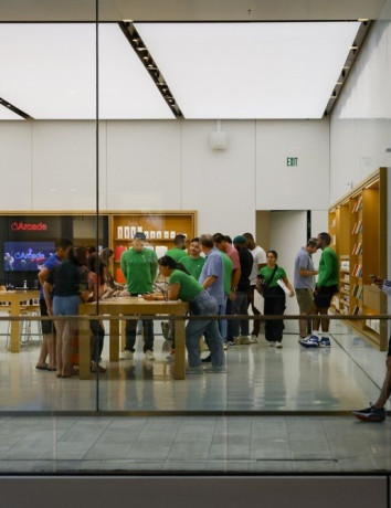 Φήμη: Η Apple θα αναβαθμίζει τα iPhone στα καταστήματα χωρίς να ανοίγει τα κουτιά τους image