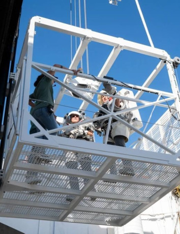 NASA: Δοκίμασε τον ανελκυστήρα που θα κατεβάσει τους αστροναύτες στη Σελήνη image