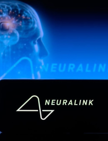 Ο πρώτος άνθρωπος με εμφύτευμα της Neuralink σε δράση! [Video] image