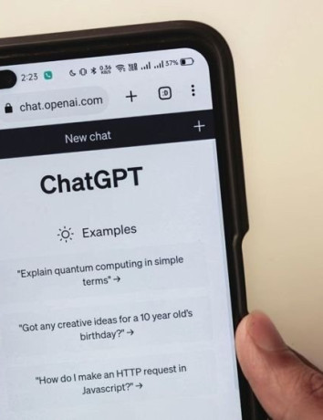 CriticGPT: Το AI μοντέλο που εντοπίζει τα λάθη στις απαντήσεις του...ChatGPT! image