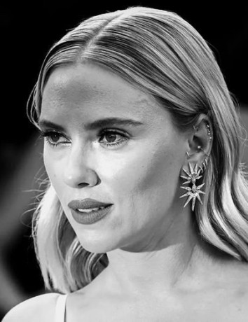 Η Scarlett Johannson σοκαρισμένη με τις πρακτικές του OpenAI και ζητά εξηγήσεις image