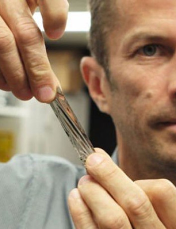 IBM και Sony δημιούργησαν μαγνητοταινία που δυνητικά θα χωρέσει 330TB δεδομένων σε μια κασέτα [Video] image