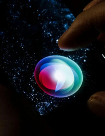 Αναφορά: Η Apple ετοιμάζει μια πιο έξυπνη Siri βασισμένη σε μεγάλα γλωσσικά μοντέλα (LLM) image