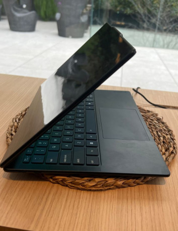 Lenovo Solar Concept: Ένα πρωτοποριακό laptop που αξιοποιεί... τον Ήλιο! image
