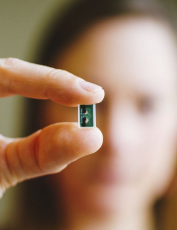 Neuralink: Επαναστατική πρόοδος για ασθενή με ALS χάριν στο εμφύτευμα image