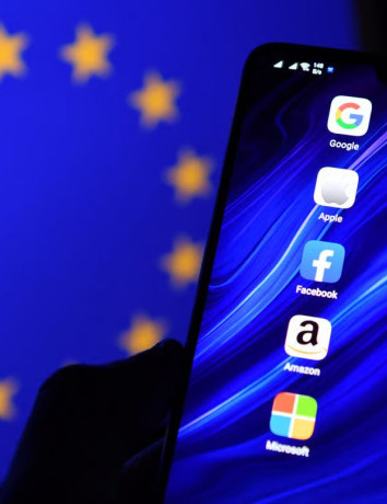 Στο μικροσκόπιο της ΕΕ οι Apple, Google και Microsoft για τις online απάτες image