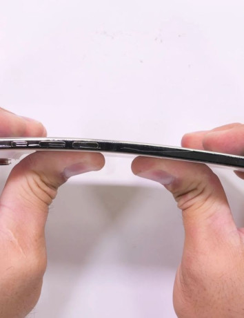 iPhone Air: Περνάει το διαβόητο bend test ή λυγίζει; [Video] image