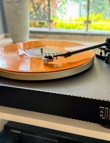 JBL Spinner BT Review: Η ασύρματη πλευρά του βινυλίου στο σαλόνι μας και όχι μόνο image