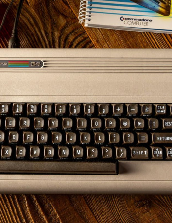 Νέο Commodore 64C Ultimate: Διαθέσιμο με 100 ενσωματωμένα παιχνίδια image