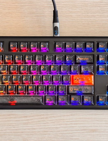 EPOMAKER TH108 V2 Pro Review: Η επιστροφή του full-size πληκτρολογίου με όρους custom μηχανικής image