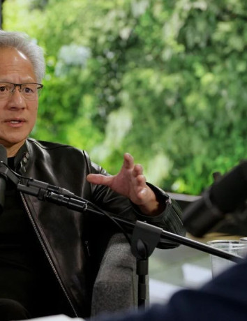 Jensen Huang (Nvidia): Κλείστε τα εργαστήρια αν η AI βγει εκτός ελέγχου image