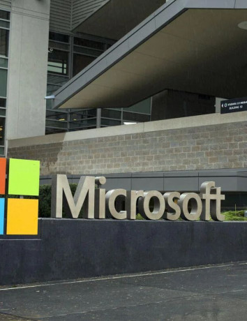 Η Microsoft προτείνει εθελούσια έξοδο σε 60.000 υπαλλήλους, λόγω των επενδύσεων στην ΑΙ... image