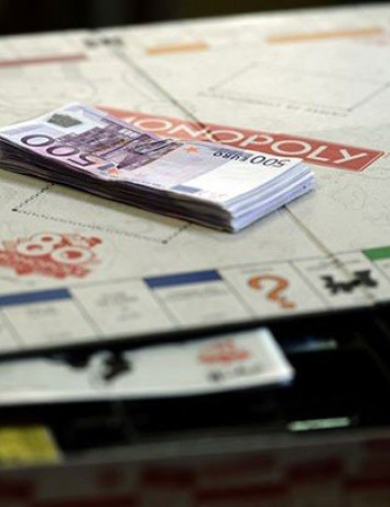 Η Hasbro κυκλοφορεί Monopoly με πραγματικά χρήματα! image