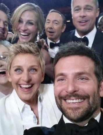 Το δημοφιλέστερο selfie-tweet στον κόσμο, το promo του Samsung Galaxy S5, η γκάφα με το iPhone και τα Oscar [Videos] image