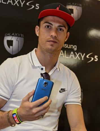 Tα Galaxy S5, Gear 2 και Fit στο νέο video της Samsung για την καμπάνια Galaxy 11 image