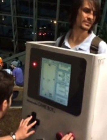 Στις επόμενες Απόκριες ντύσου Game Boy, αλλά να λειτουργεί κανονικά όπως αυτό! [Video] image