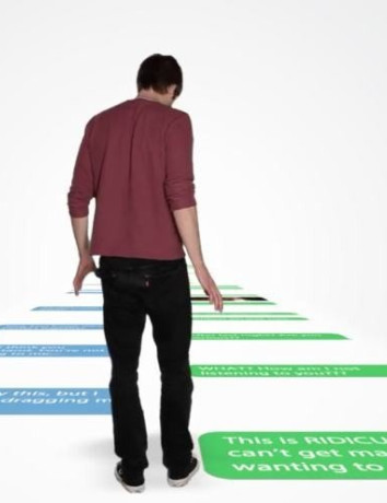 Life in Text: Ταινία μικρού μήκους διηγείται μια ιστορία αγάπης από το τέλος προς την αρχή της μέσα από SMS image