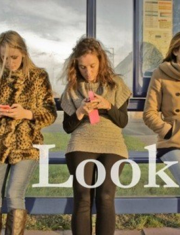"Look Up": Ένα video που σε παροτρύνει να αφήσεις για λίγο το smartphone σου image