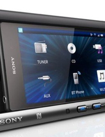 Sony XSP-N1BT: Η βάση που μετατρέπει το smartphone σου σε ηχοσύστημα αυτοκινήτου [CES 2014] image
