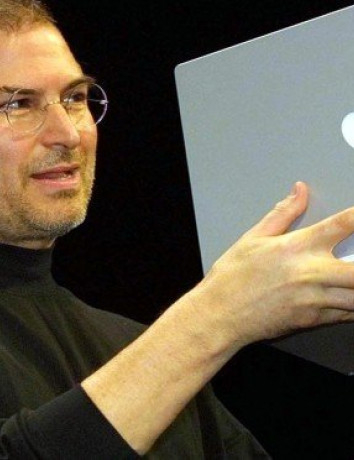 Μάθε πόσο πλούσιος θα ήσουν αν το 2003 αντί για PowerBook είχες αγοράσει μετοχές της Apple [Infographic] image