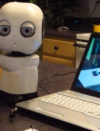MAKI: Εκτύπωσε το προσωπικό σου ρομπότ με 3D printer [Video] image