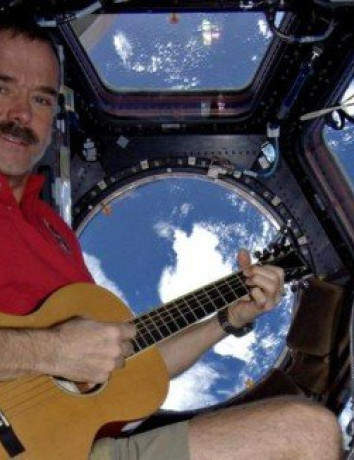 Jewel in the Night: Το πρώτο τραγούδι που ηχογραφείται στο Διάστημα! [Video] image